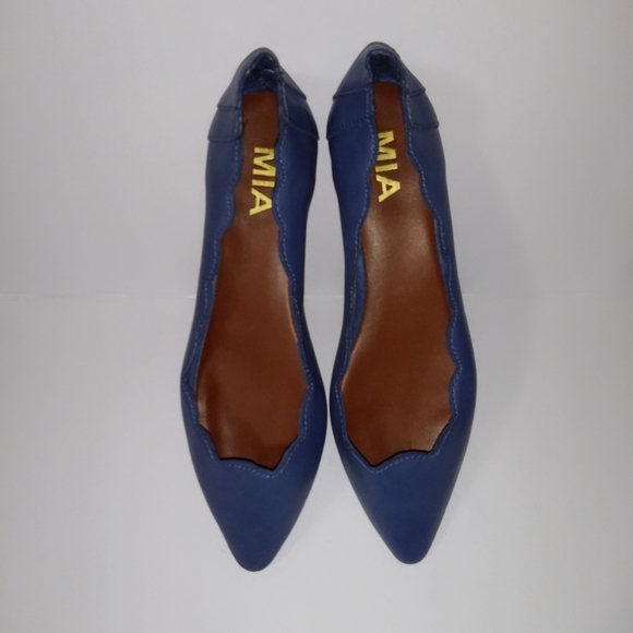 MIA- Amari Scallop Trim Flats - Picture 2 of 6
